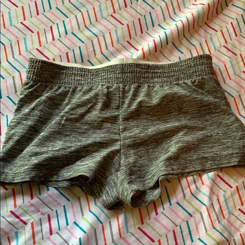 Shorts - Picture 5 of 6